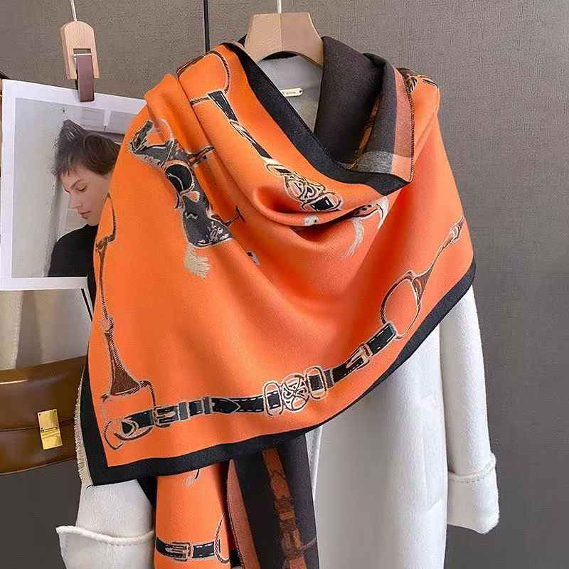 Retro Rider Horse Imitation Ca - Cashmere Scarf 评论和价格